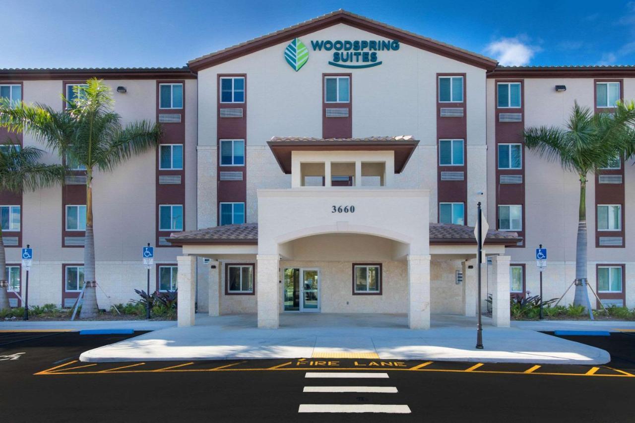 Woodspring Suites Miramar Buitenkant foto