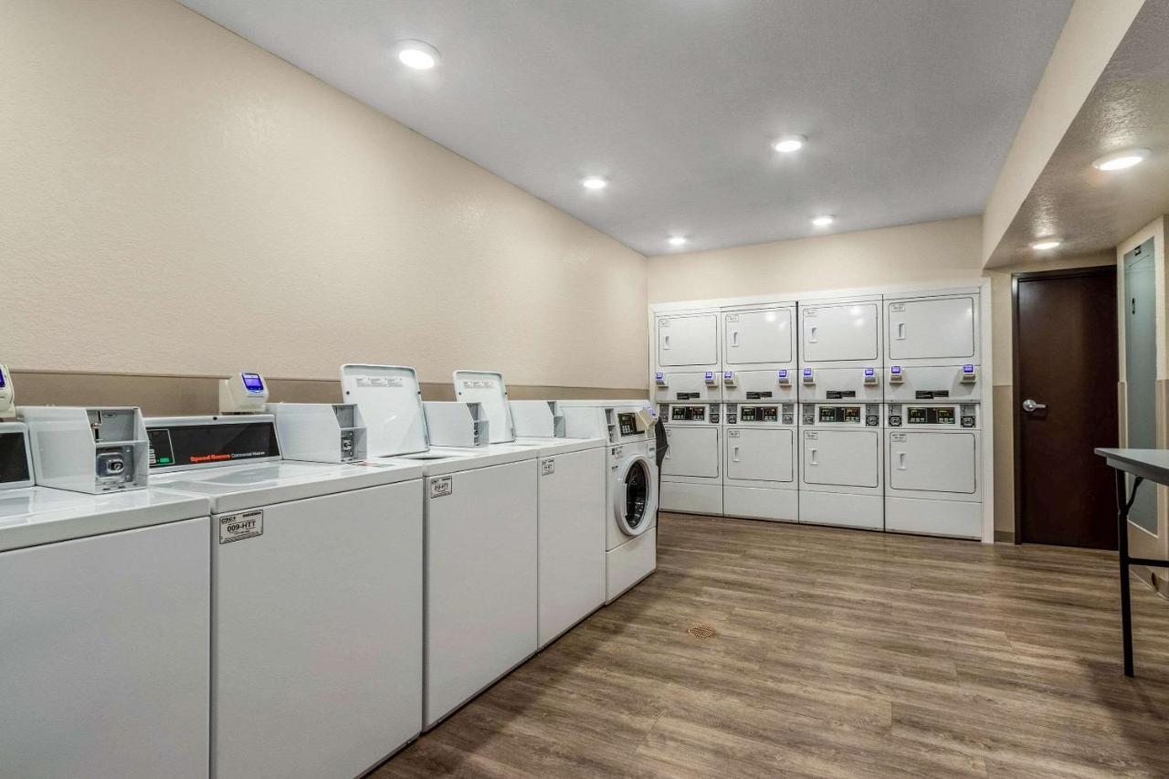 Woodspring Suites Miramar Buitenkant foto